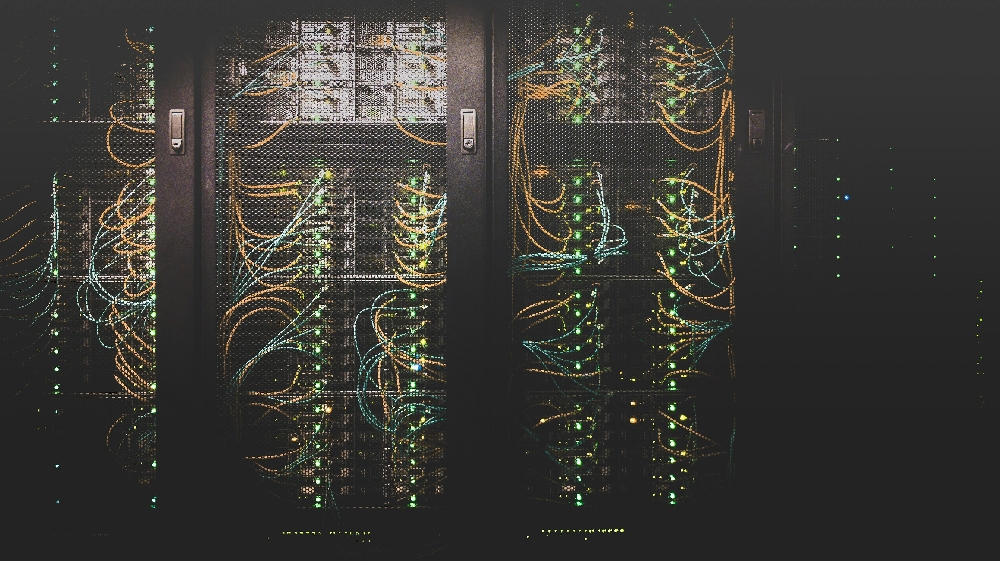 Direct Attach Cables (DAC) are ideal for short, high-speed connections within racks.